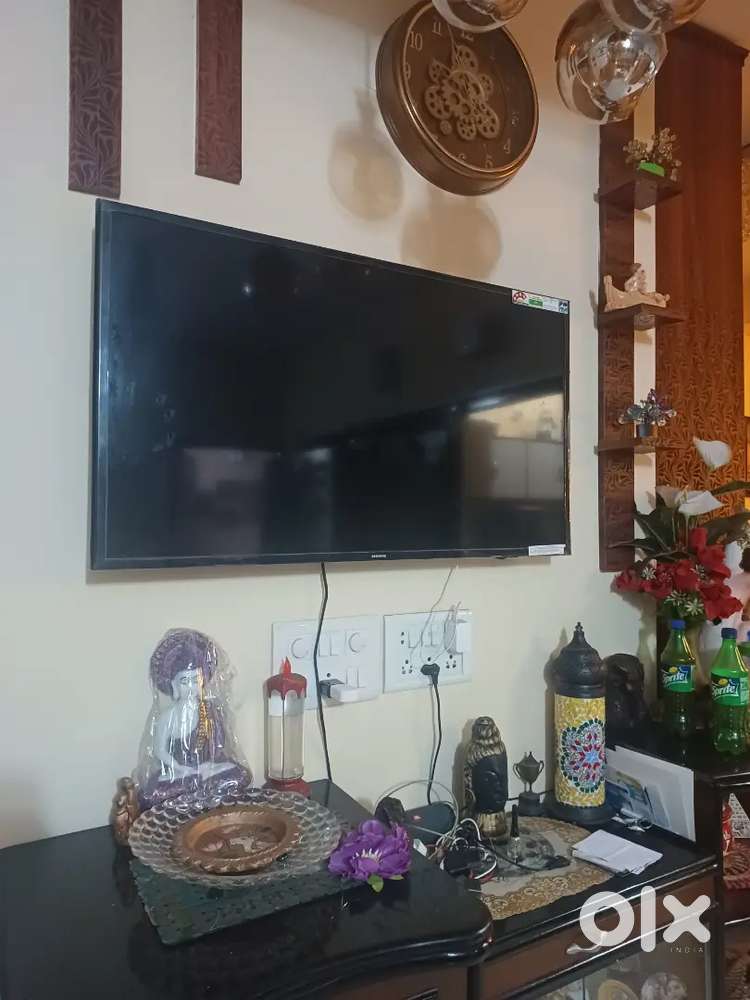Samsung 43 inch big screen TV for sale