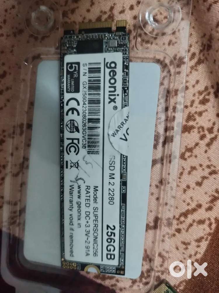 GEONIX SSD M.2 2280 256GB SSD. /. Sumsung MEM 8GB RAM CARD