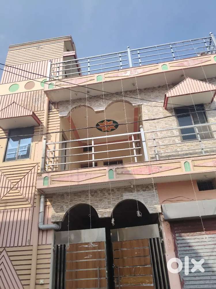 Room rent indipendent room / electricity bill not included