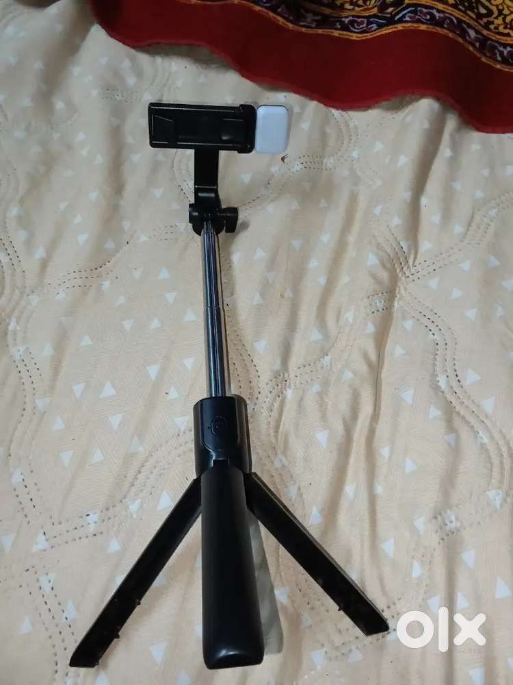 Tripod cemara stand