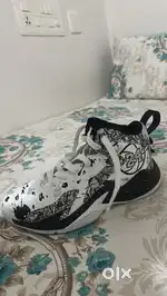 shoes angle