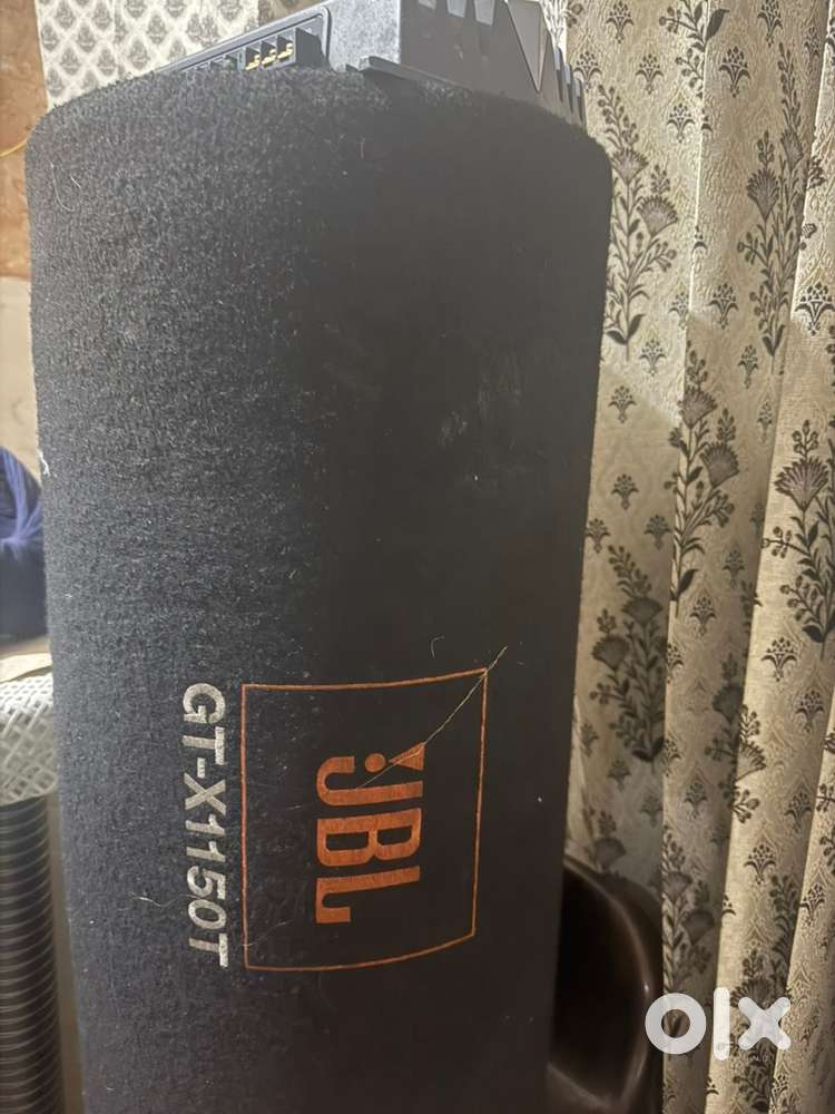 Jbl 1150 watt base tube with 2 channel amp