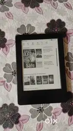 Amazon Kindle paperwhite 6th Gen e reader book with charger