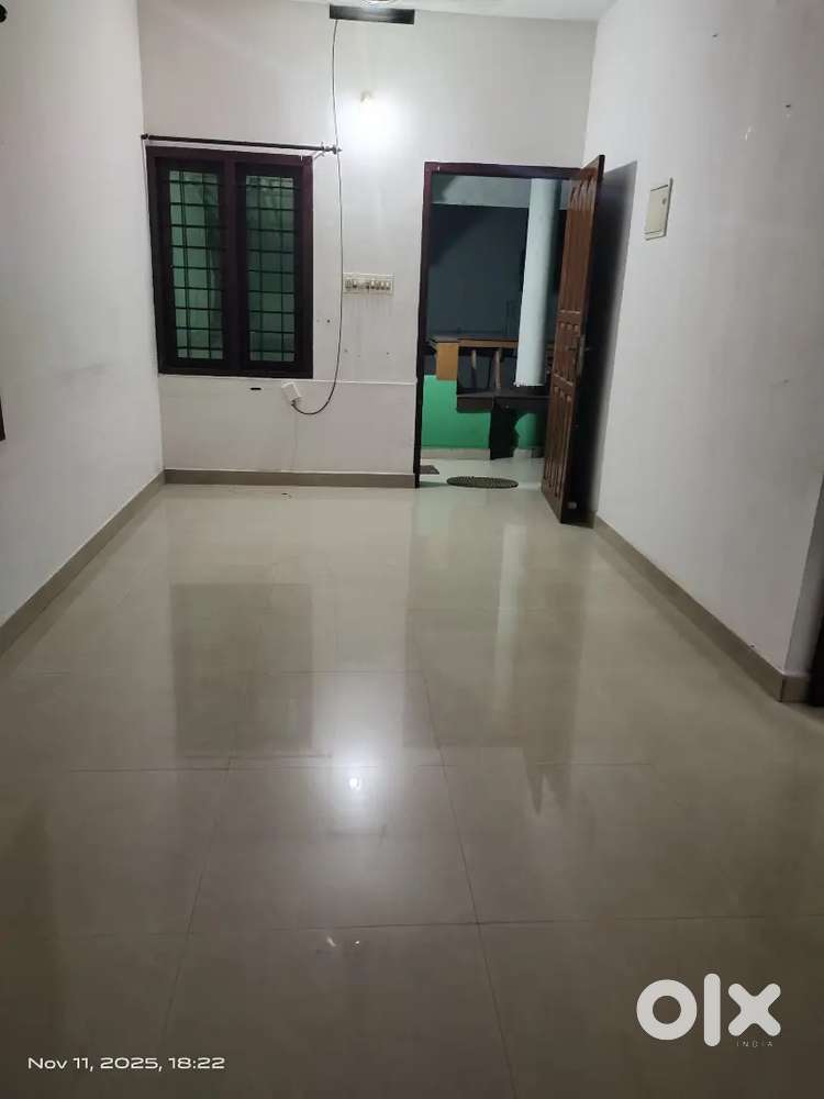 Office Space Comercial 1Bhk House First Floor for rent in vyttila