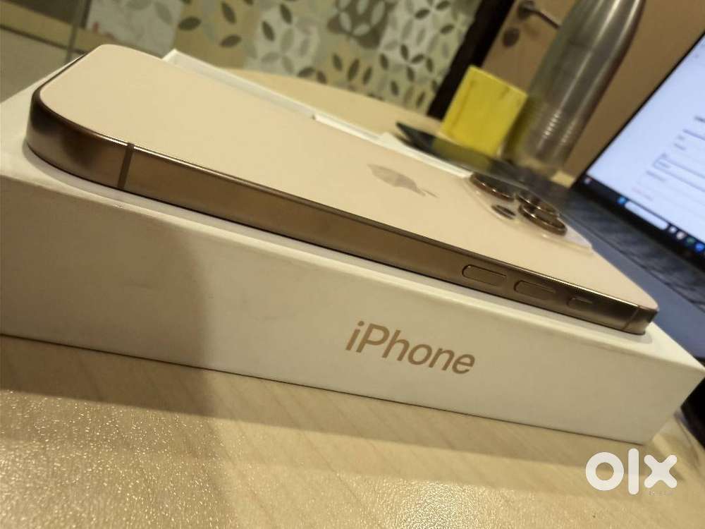 I phone 17 Pro 128 GB, like brand new, desert titanium