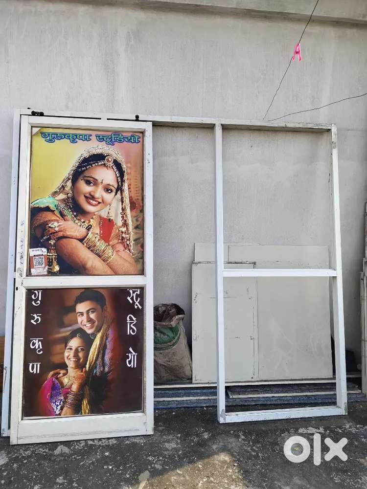 Aluminium Section With Complete Partition And Door