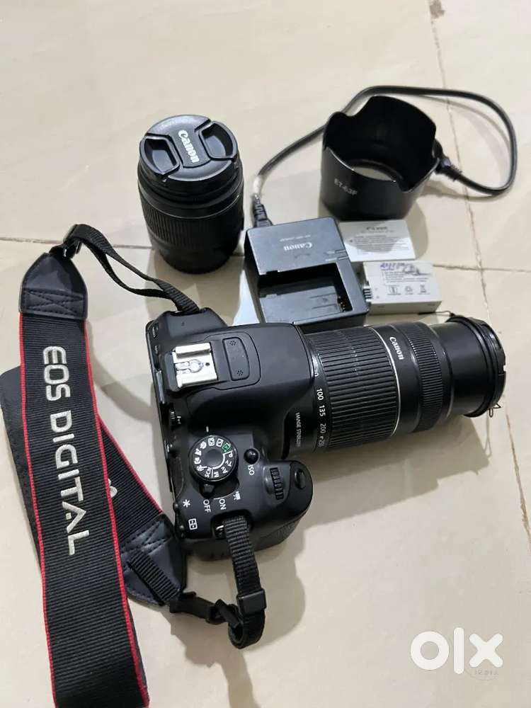 Canon 700 D with 2 camera lens