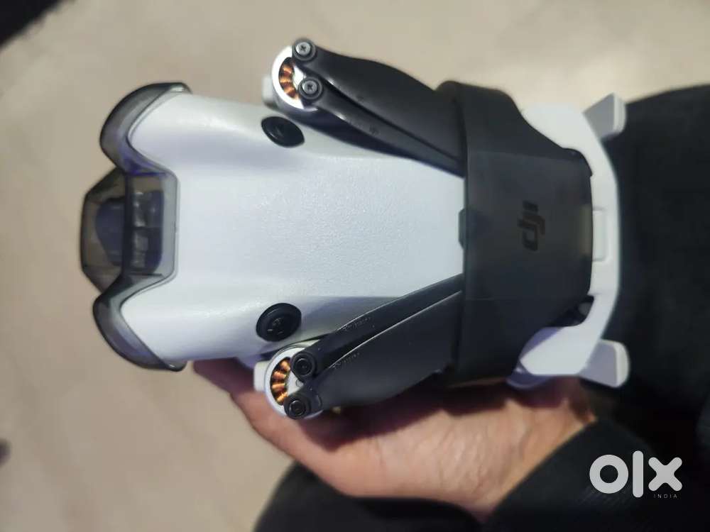 Dji Mini 4 Pro Fly More Combo ( New Condition)