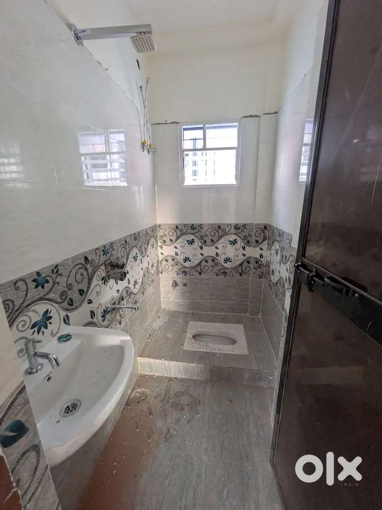 2 bhk primium construction flat at hazaripahad at prime location