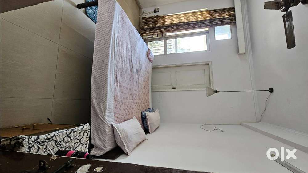 King size bed for Sale