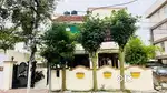 Hotel safae ke liye ladka chahiye 8 rooms
