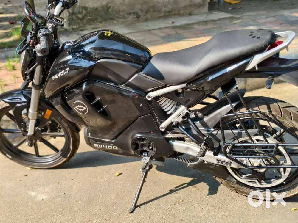 Brand new RV 400 is for sale,May 15 -2025 bought,5 year warranty