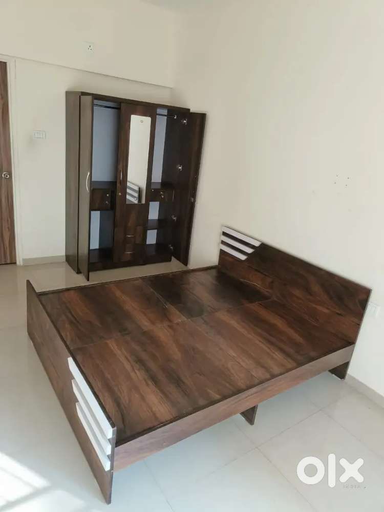 BRAND NEW NON STORAGE BED 5*6