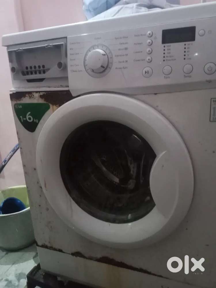 LG FRONT LOAD WASHING MACHINE