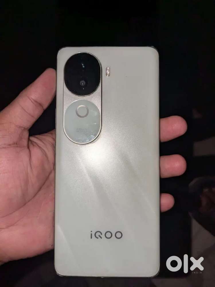 IQOO z9s Ram 6/128.Gb With Bill Box and Charger