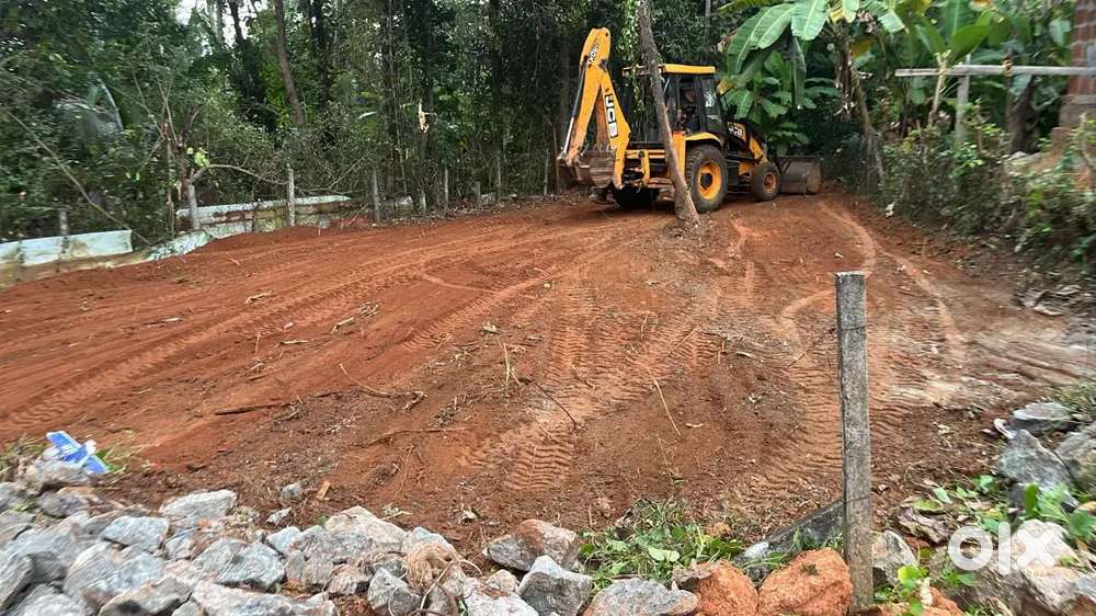 Comercial plot for sale at pwd Lakkidi main road