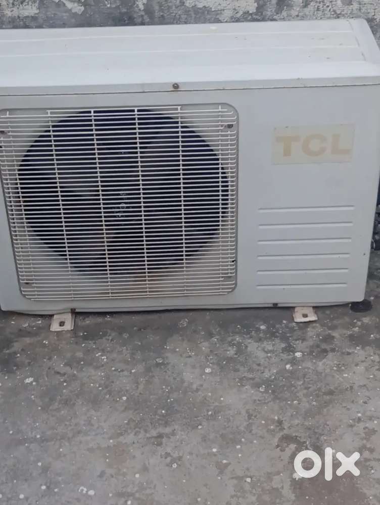 Tcl running ac 1.5 ton old ac good condition