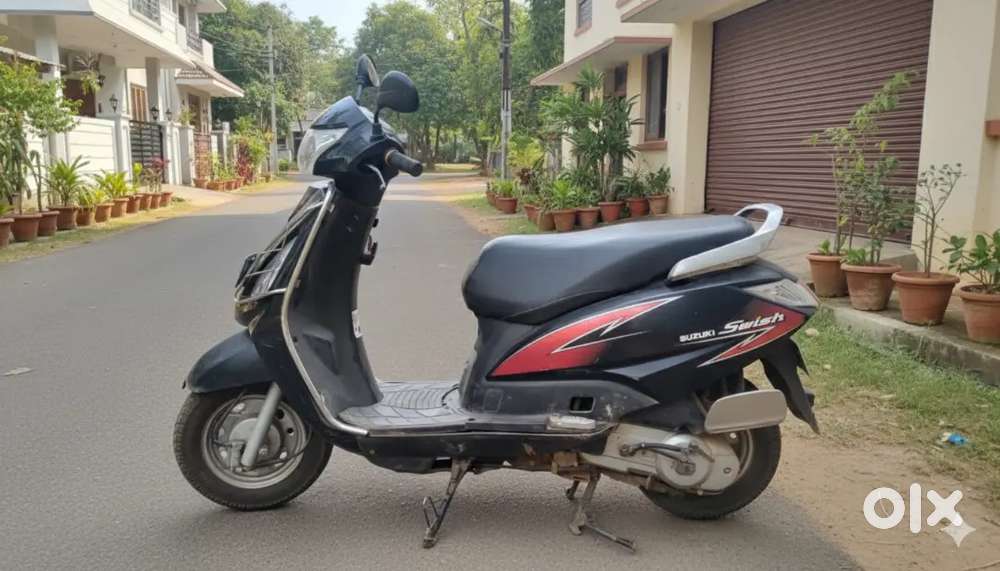 Excellent Condition Black Suzuki Swish Scooter for Sale