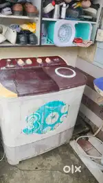 Akai 7.5 Kg Semi Automatic Top Load Washing Machin