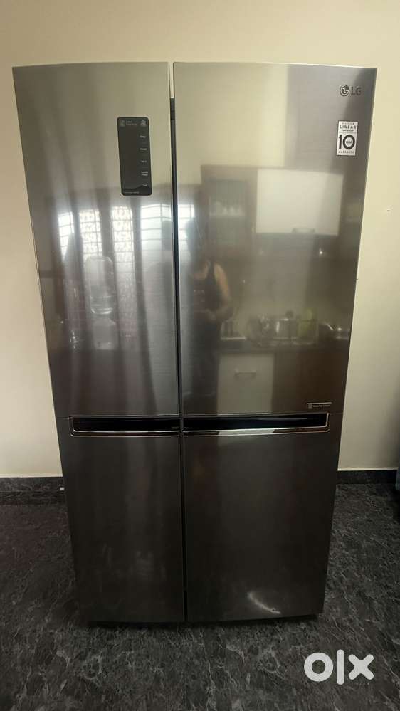 LG 655 Double Door Side-By-Side Refrigerator