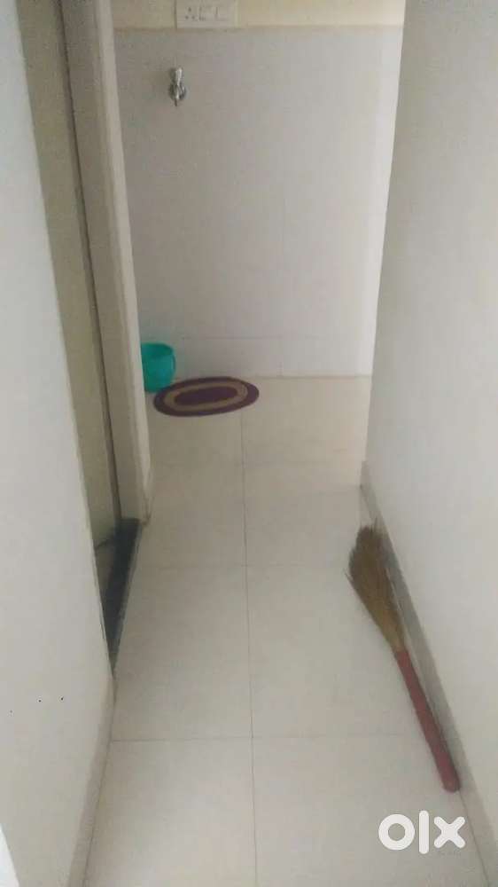 Female roommate - 1st Nov