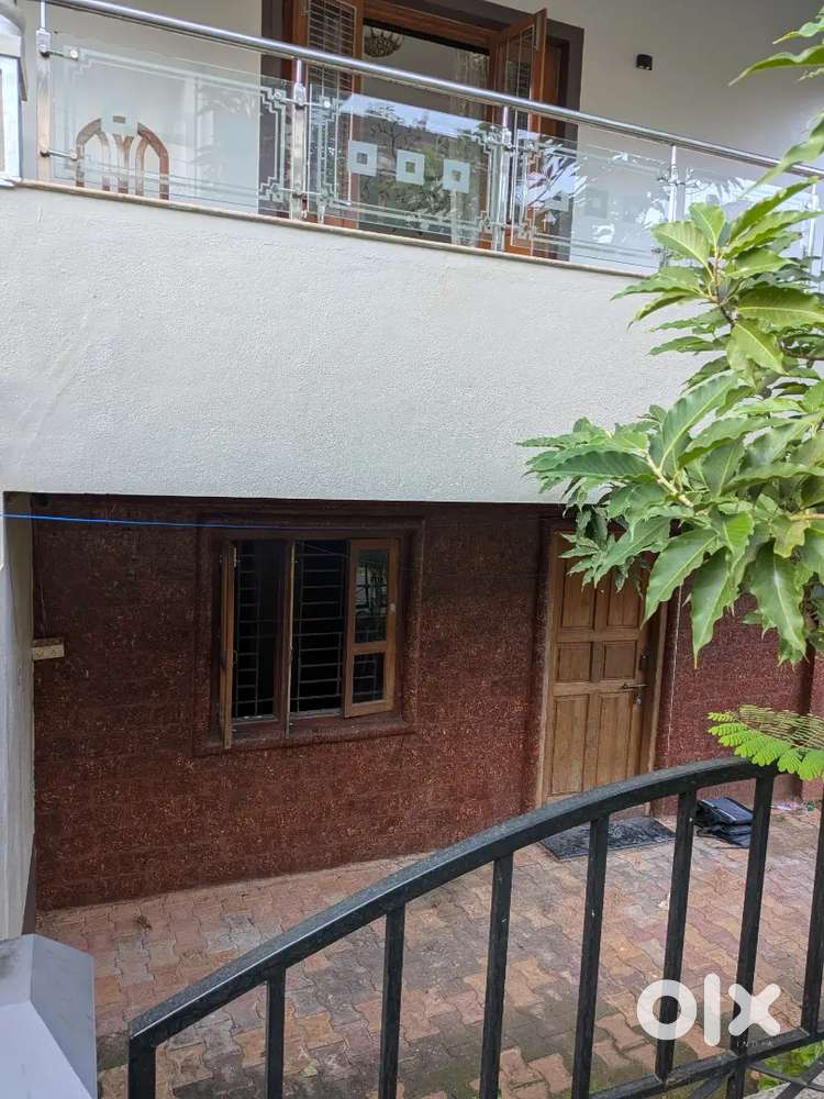 1BHK flat in the Banglow, Near ID hospital