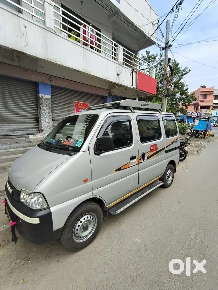 Red taxi driver eeco