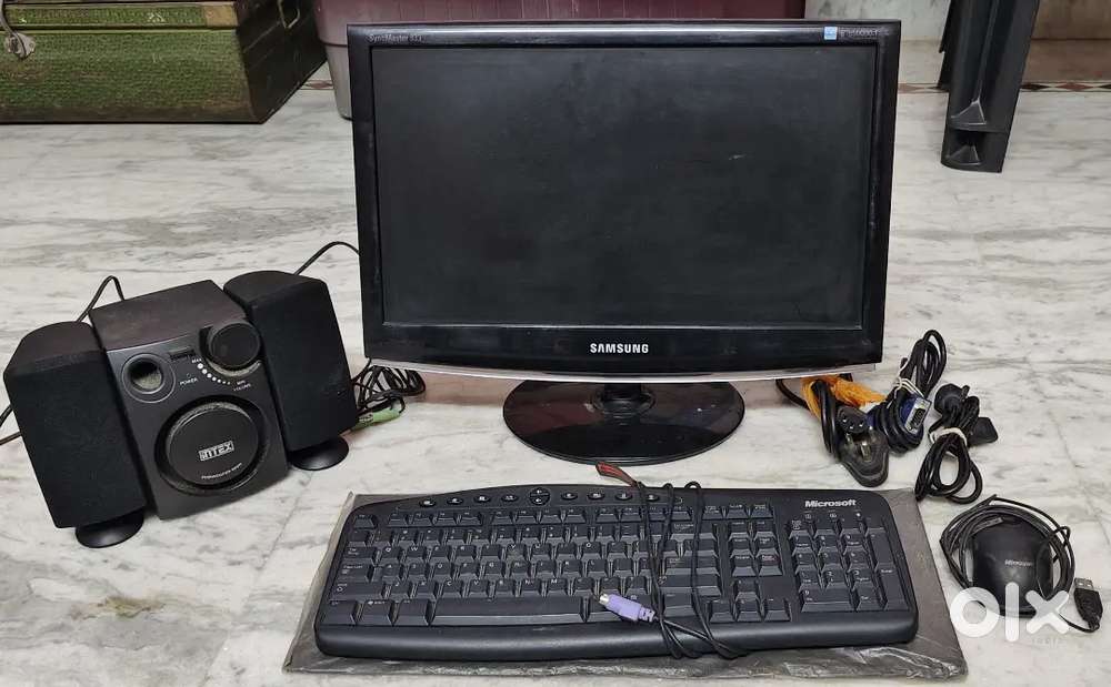 Samsung SyncMaster 933 Series Computer in Good Condition