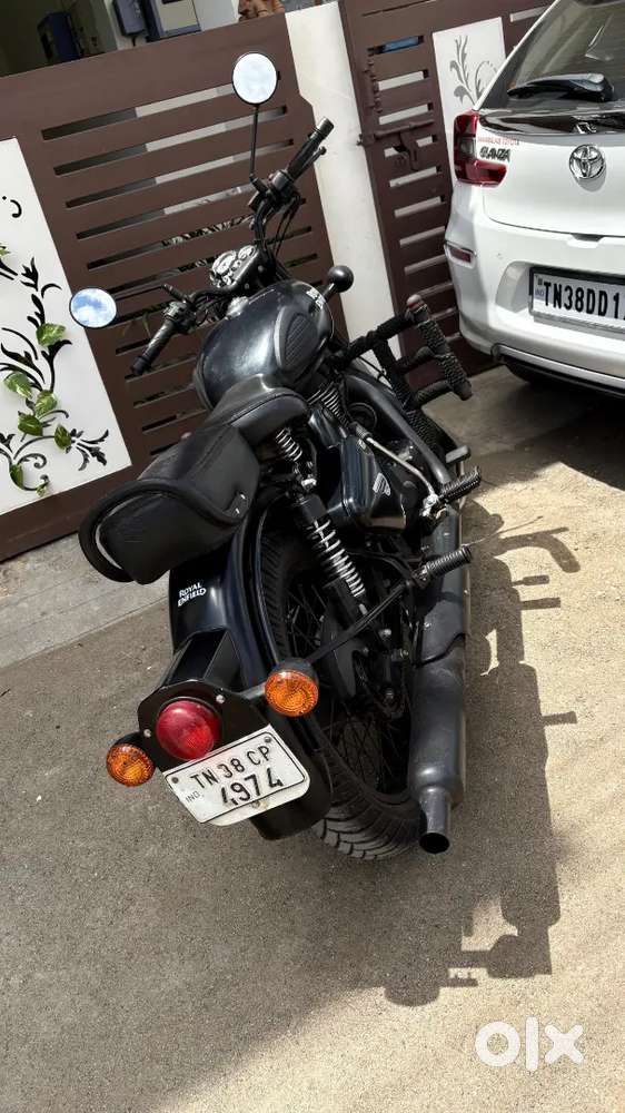 Royal Enfield Classic 500 Stealth Black