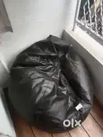 Bean bag is black color