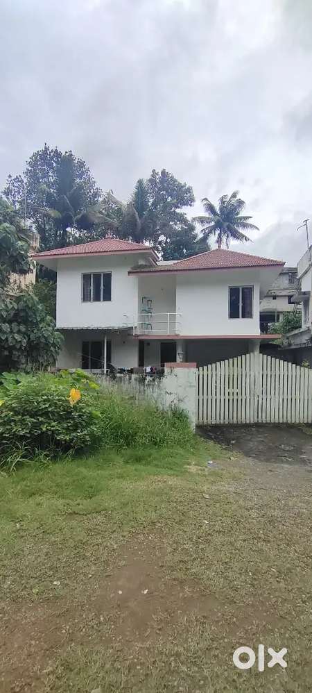 Kakkanad kollamkudimugal near infopark 3 bhk independent house for ren