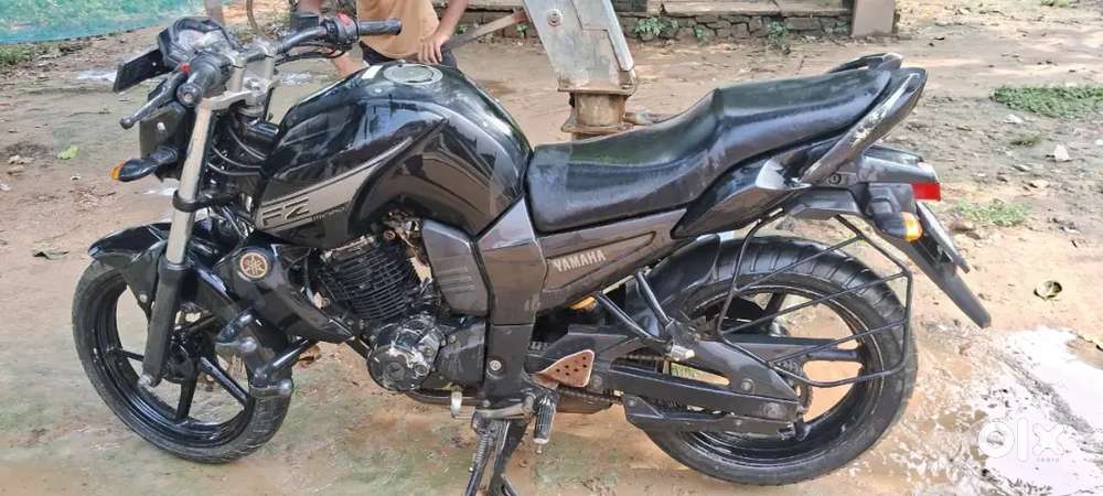 Gaadi ballia in  hai,singlehl hand use hai