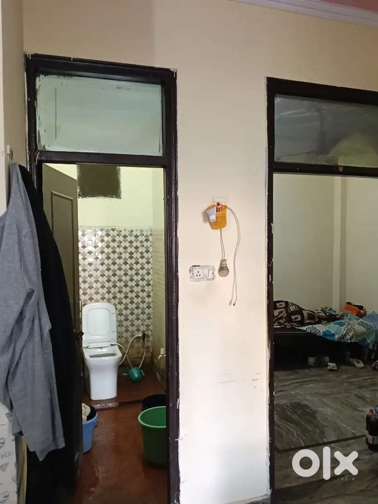 2 room set available for rent near badarpur metro bypass