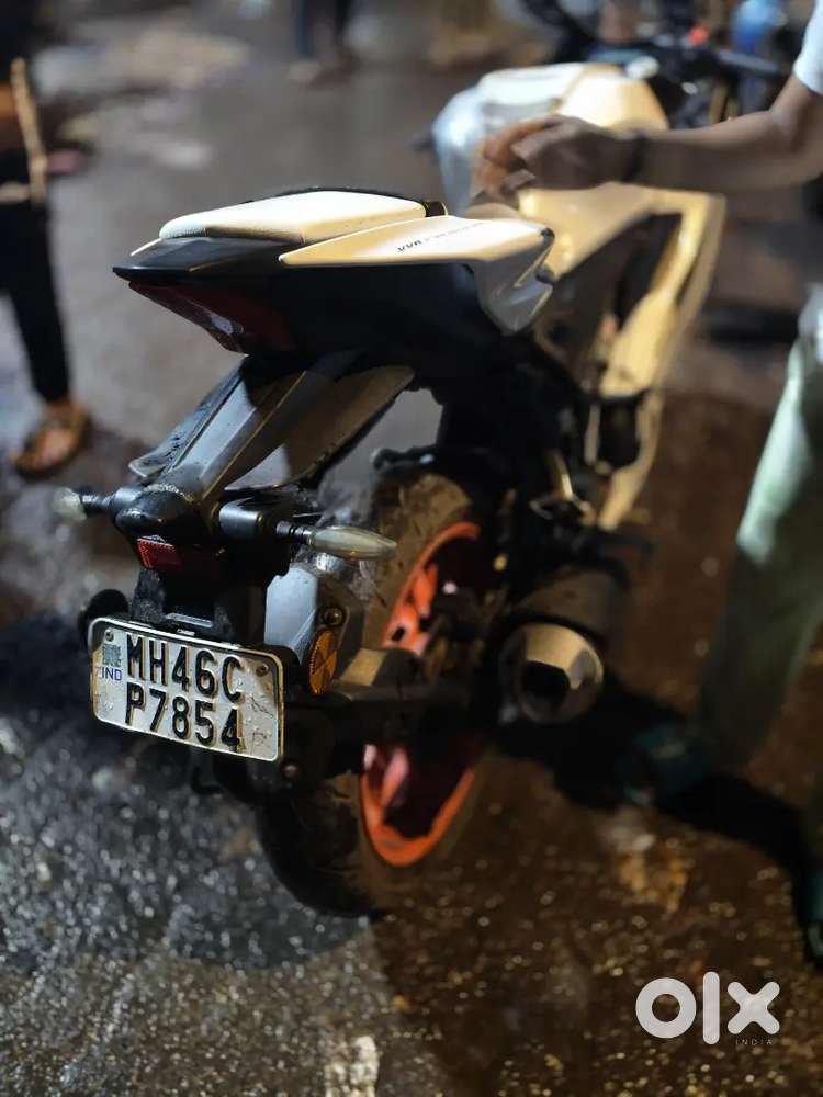 Urgent sell 15 V4 good condition 2nd owner