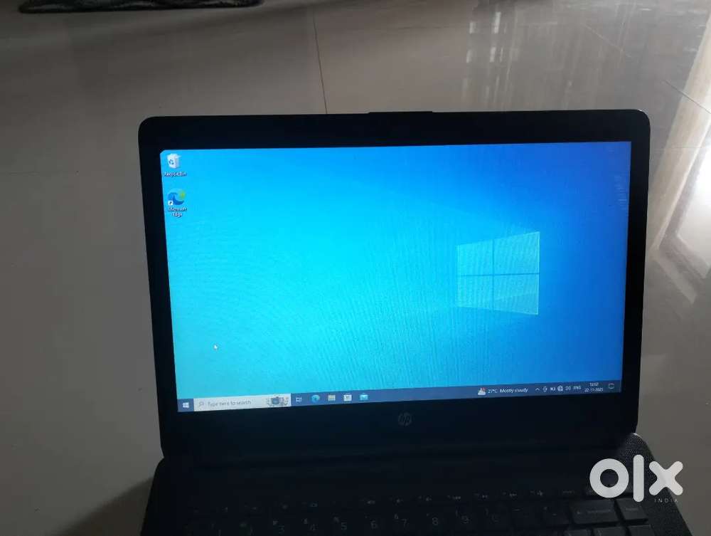 HP LAPTOP ( SUPERB CONDITION)