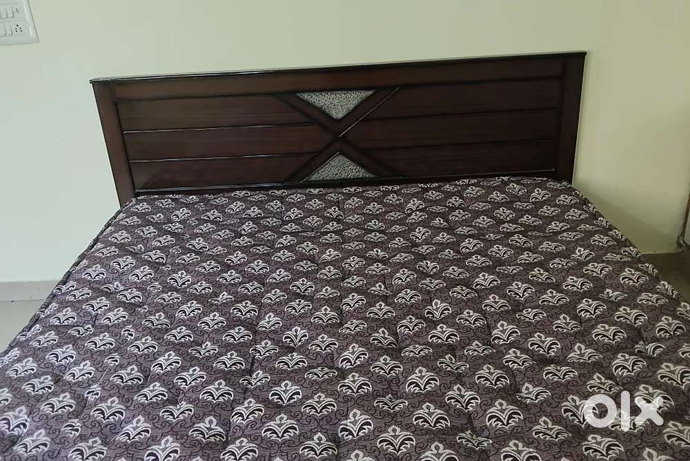 A KING SIZE 72 X 84 WOODEN COT WITH 50 KG COTTON MATTRESS BRAND NEW