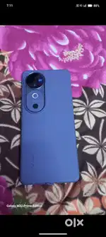 Vivo v40 128gb 8gb brand new condition 9 month old