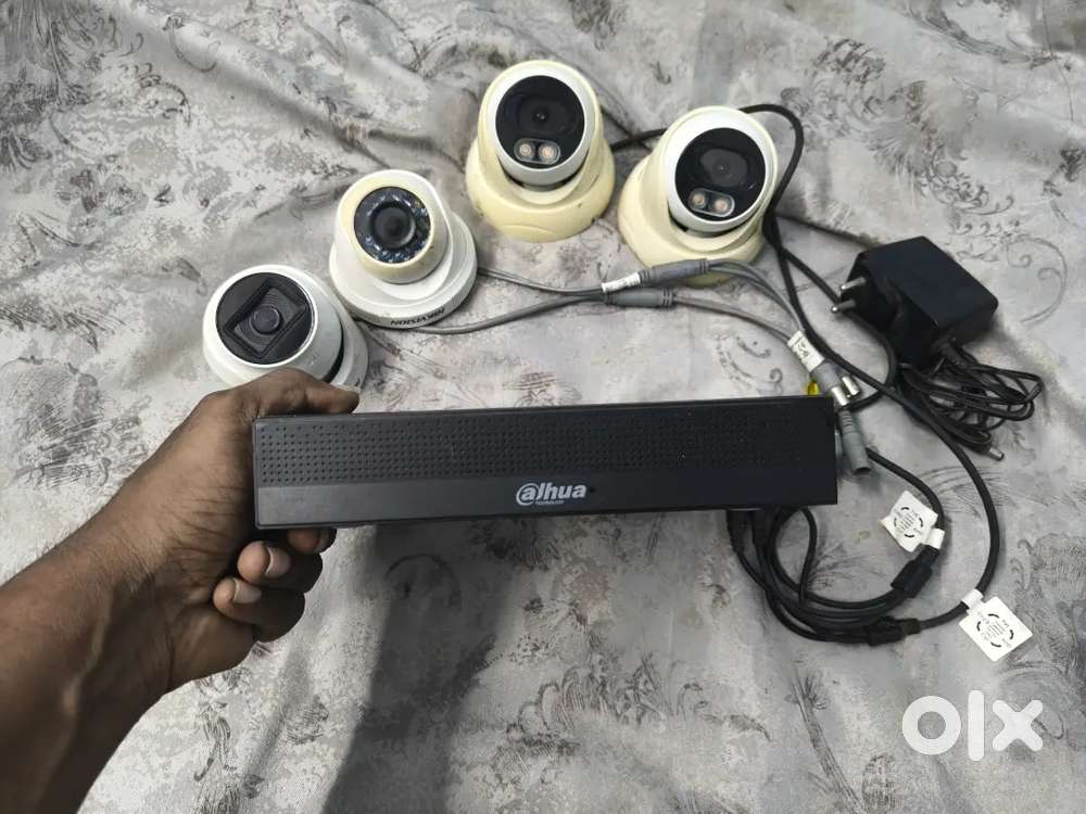 Dhaua 2MP 8CH DVR with 4 Cameras