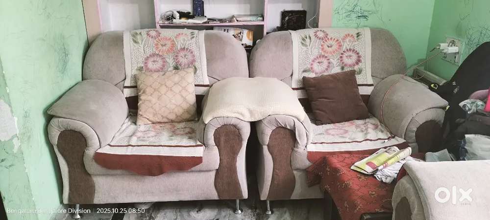 3+1+1 Sofa and Centre Table with Good Condition