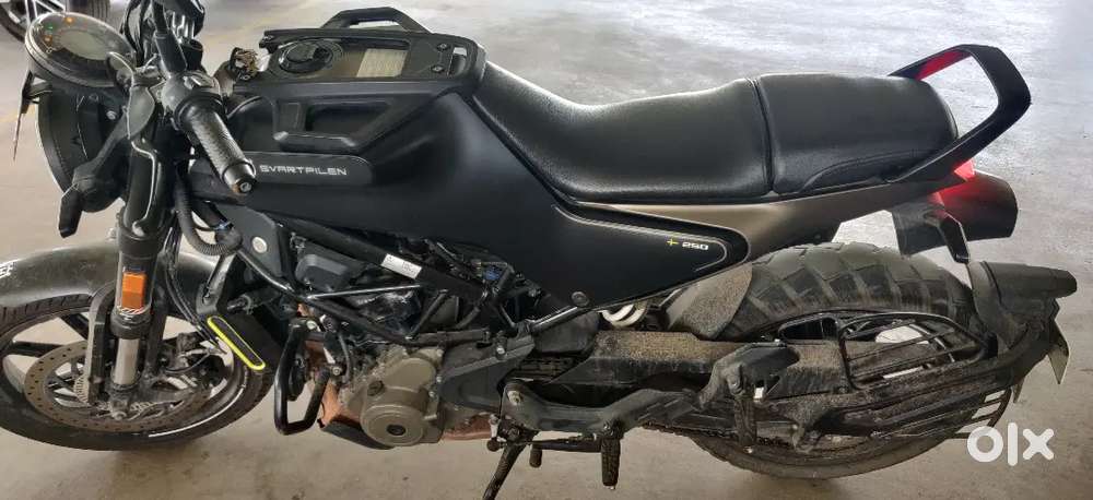 Husqvarna svartpilen 250