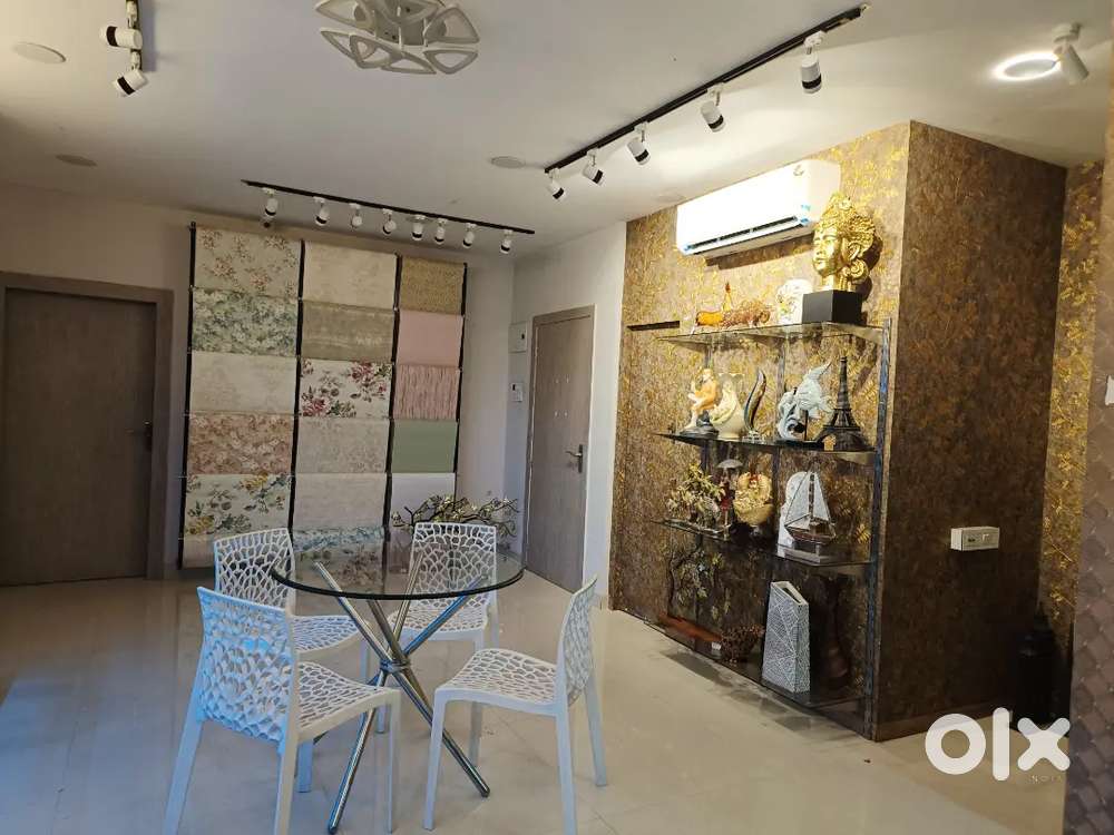 Experienced Sales Girl for wallpaper and decorative items showroom