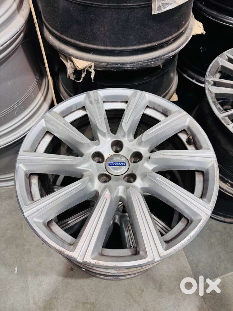 VOLVO ALLOY WHEELS 18 INCH (GOOD CONDITION)
