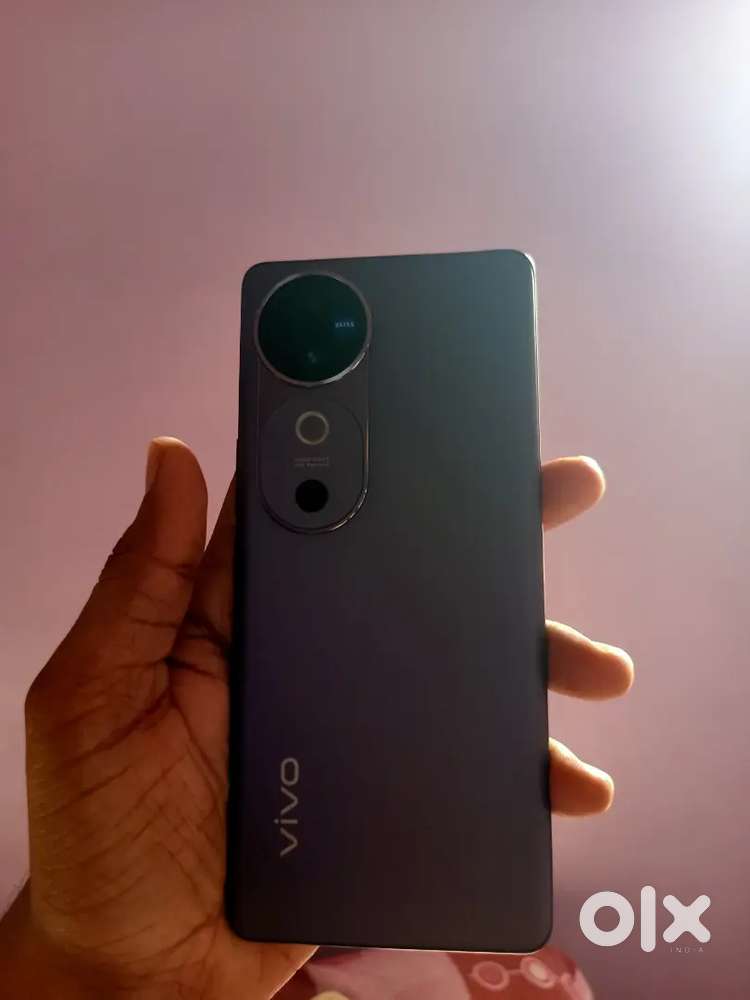 Vivo v40 6month old 256gb