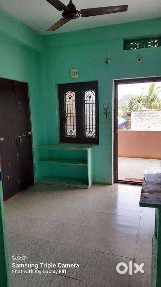 Single/ separate rooms for decent guys in Vaddeswaram.