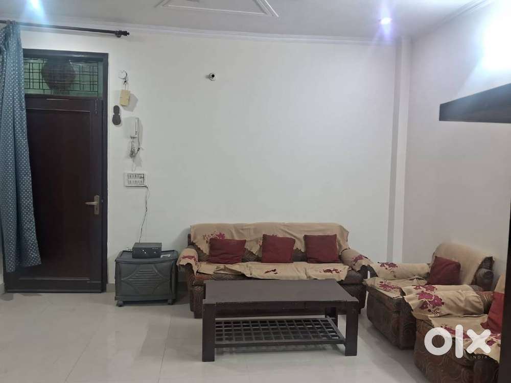 3BHK Near Dwarka Mor Metro (200m)  Roof Rights + Extra ₹10k/Month Ren