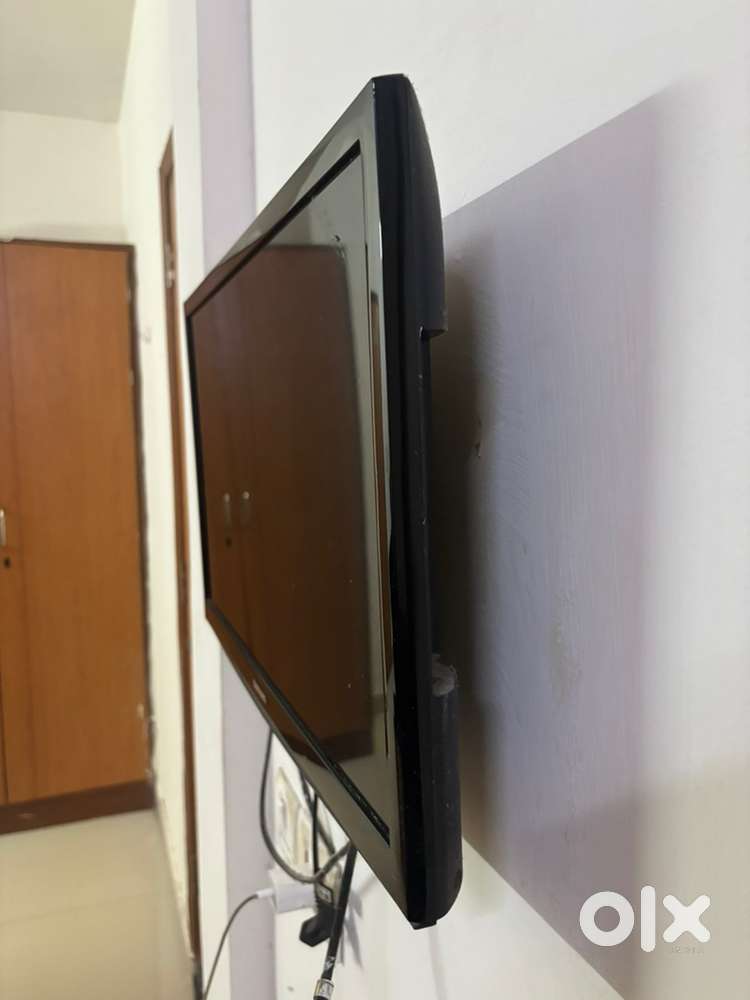 Samsung 22” inch LCD