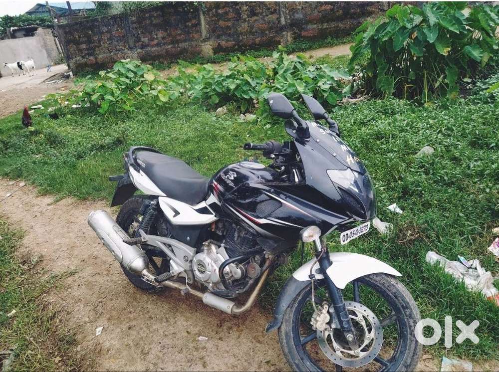Pulsar 220