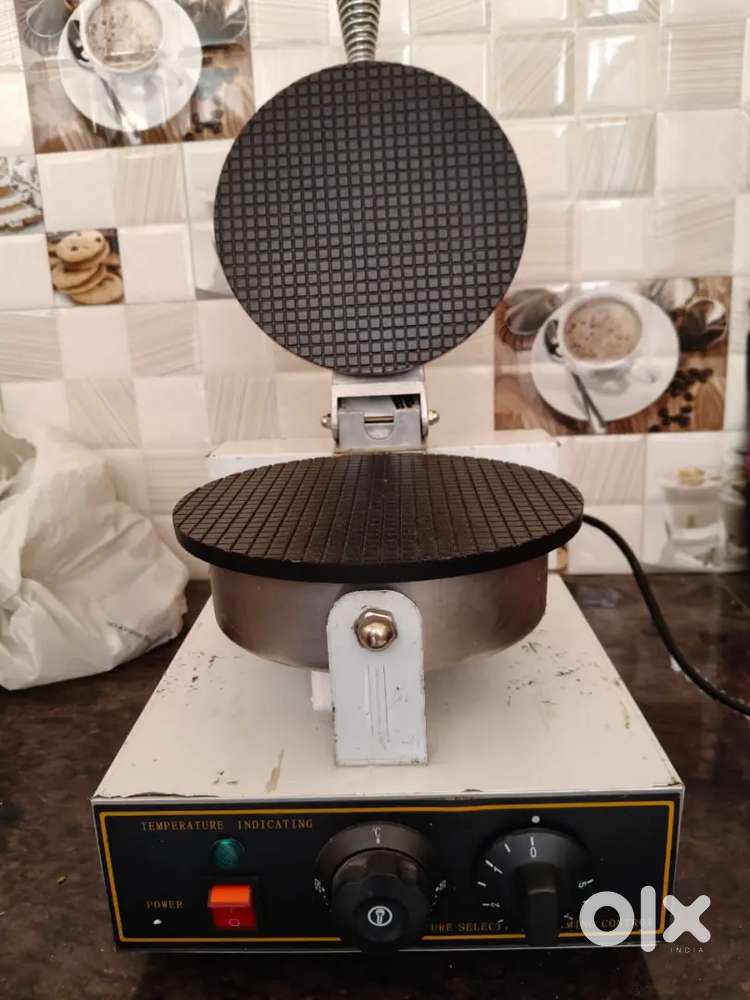Waffle cone maker