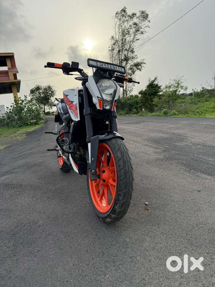 Normal key start sell with duke ktm cover n stand additional