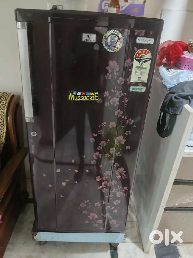 Fridge 190 ltr selling because want big size